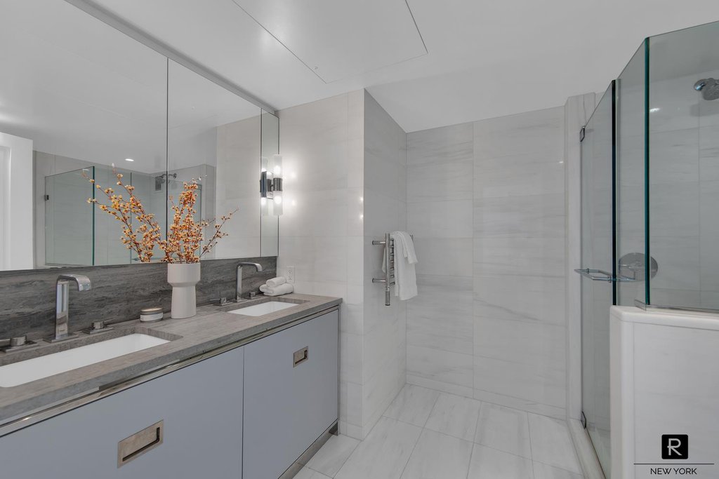 200 East 66th Street, Unit D1403 photo 8