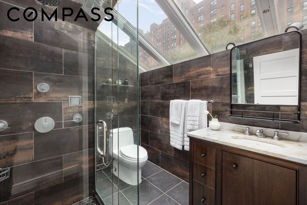443 West 24th Street, Unit G photo 10