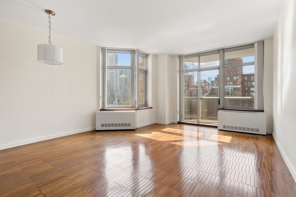 188 East 64th Street, Unit 901 photo 4