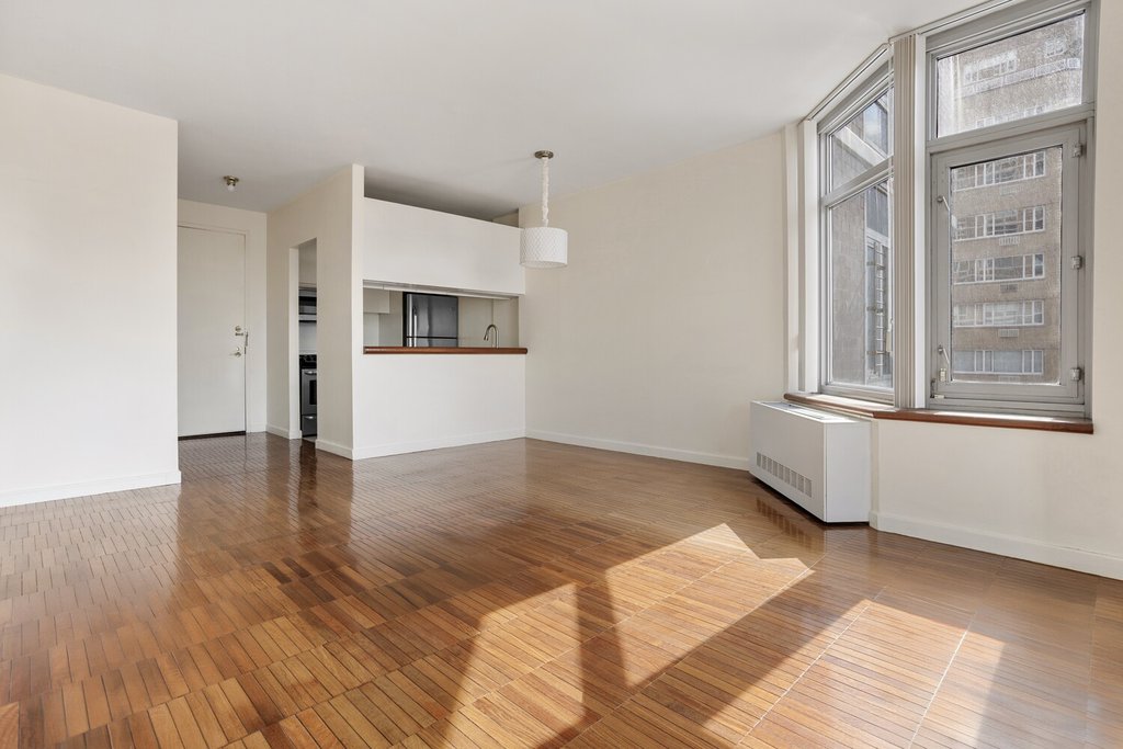 188 East 64th Street, Unit 901 photo 6