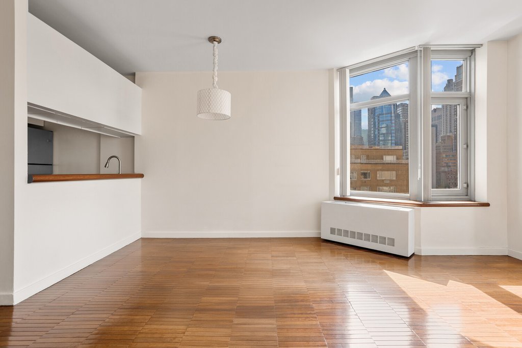 188 East 64th Street, Unit 901 photo 7
