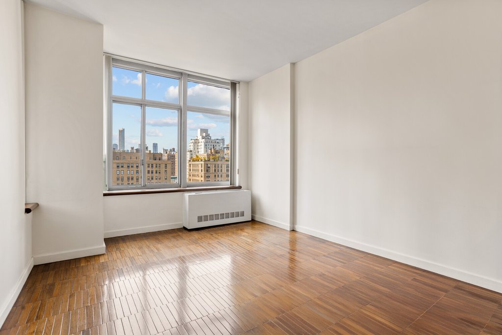 188 East 64th Street, Unit 901 photo 9