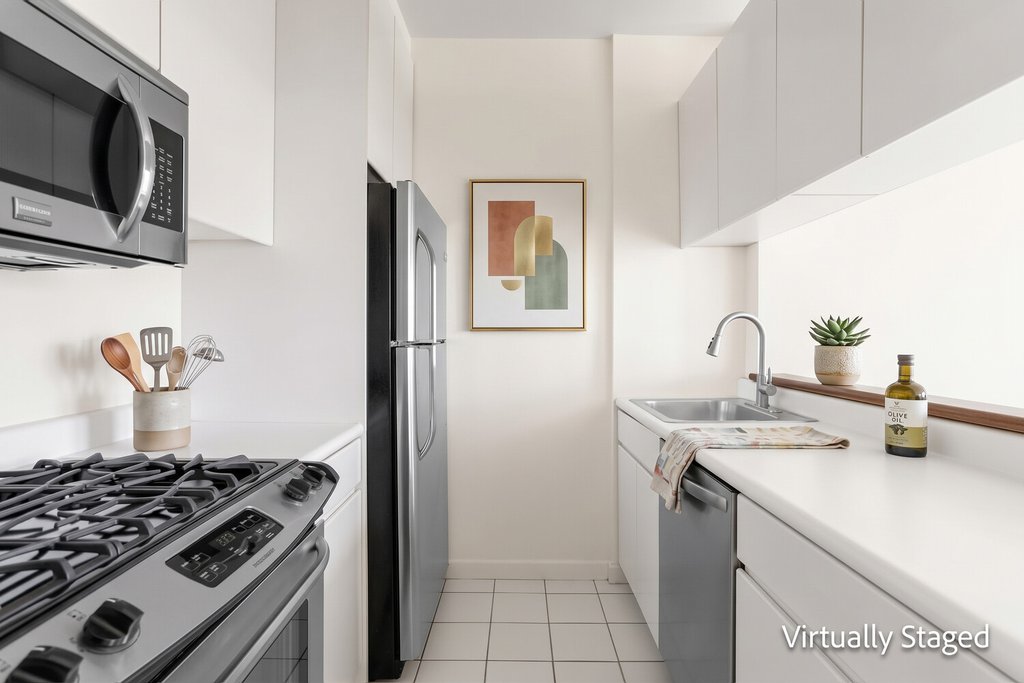 188 East 64th Street, Unit 901 photo 3