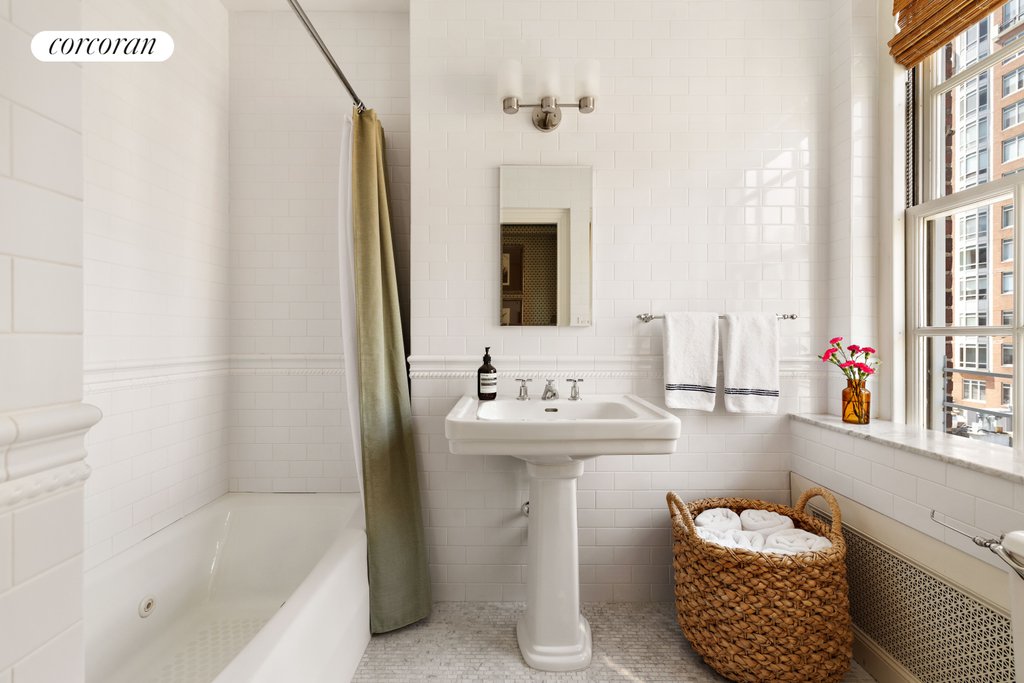 137 East 66th Street, Unit 8AB photo 16