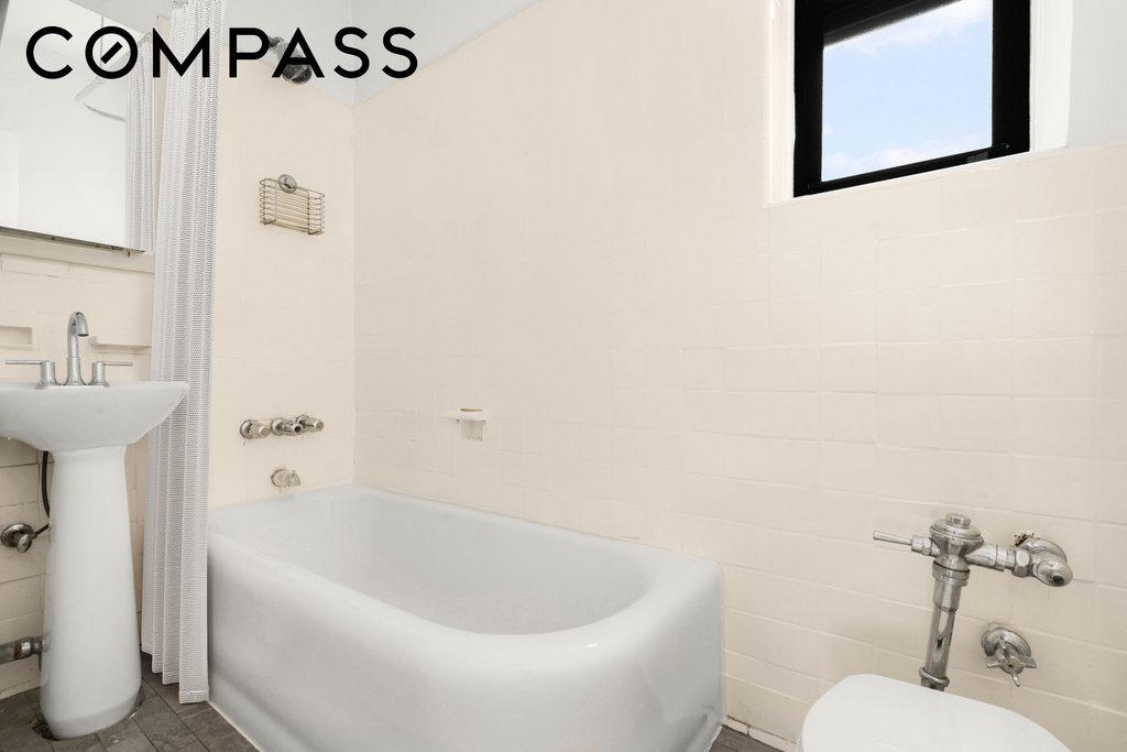 253 West 16th Street, Unit 1B photo 6