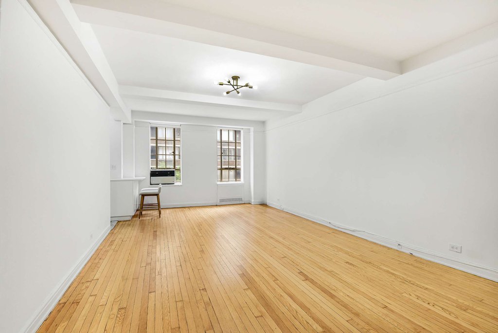 333 West 56th Street, Unit 3H photo 2