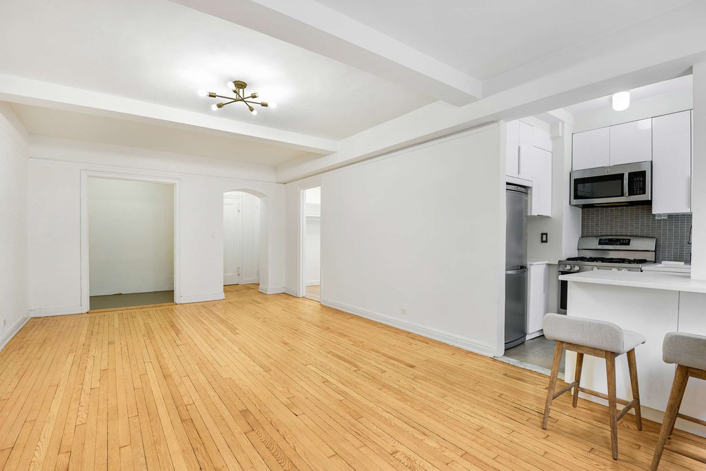 333 West 56th Street, Unit 3H photo 4