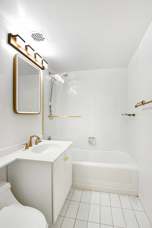 333 West 56th Street, Unit 3H photo 6