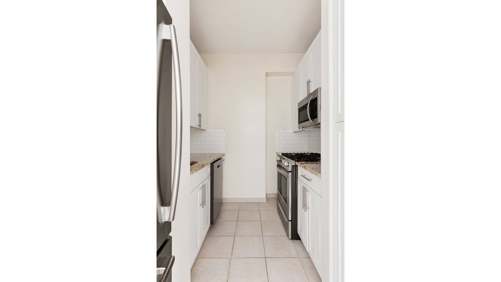350 East 72nd Street, Unit 4A photo 9