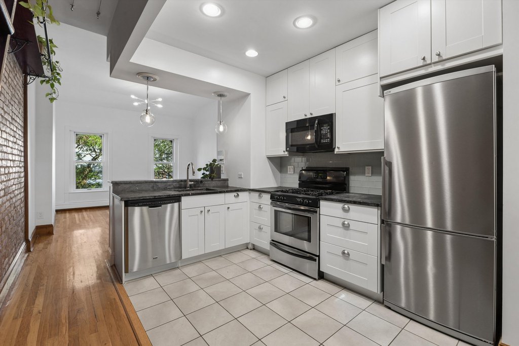 487 Sixth Avenue, Unit 4R photo 4