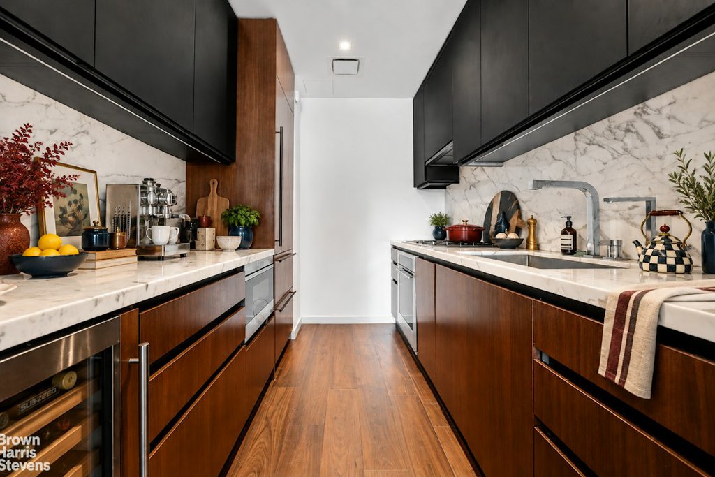 1 West End Avenue, Unit 11H photo 4