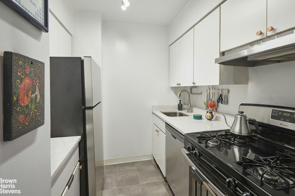 301 East 45th Street, Unit 2F photo 6