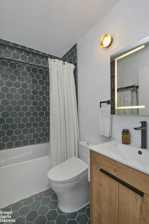 301 East 45th Street, Unit 2F photo 7