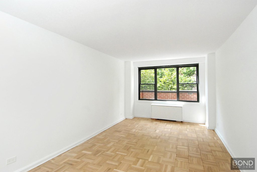 301 East 64th Street, Unit 2E photo 4