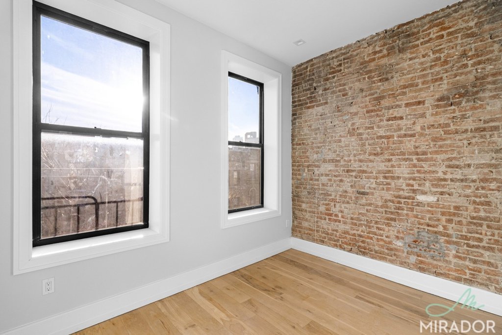 221 E 10th Street, Unit 17