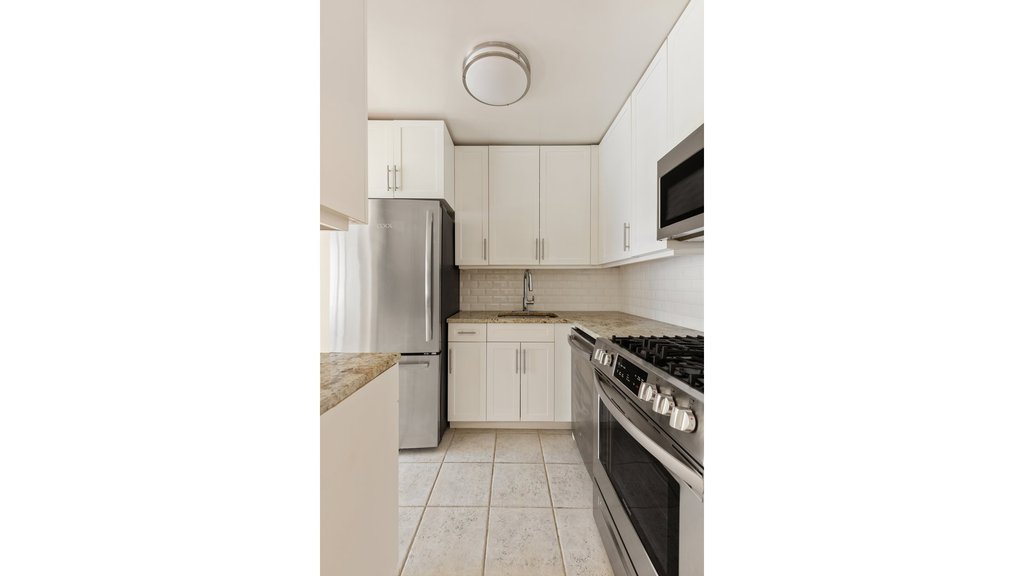 309 East 49th Street, Unit 9B photo 13