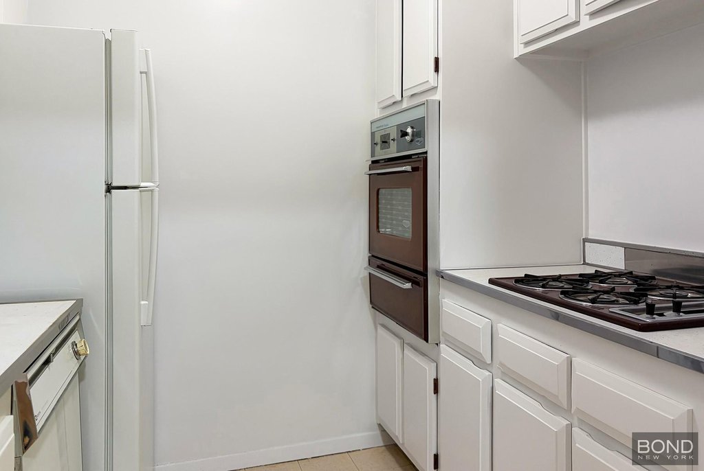 301 East 64th Street, Unit 3F photo 6