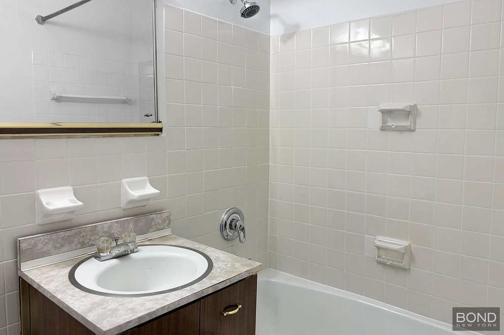 301 East 64th Street, Unit 3F photo 10