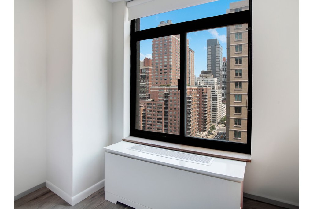 400 East 70th Street, Unit 1605 photo 4