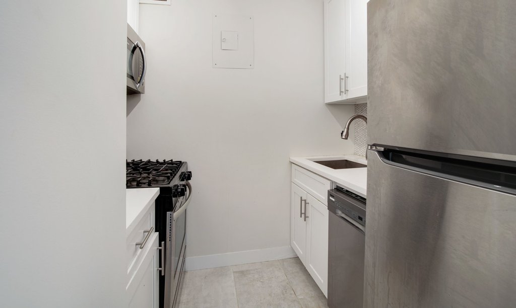 400 East 70th Street, Unit 1605 photo 5