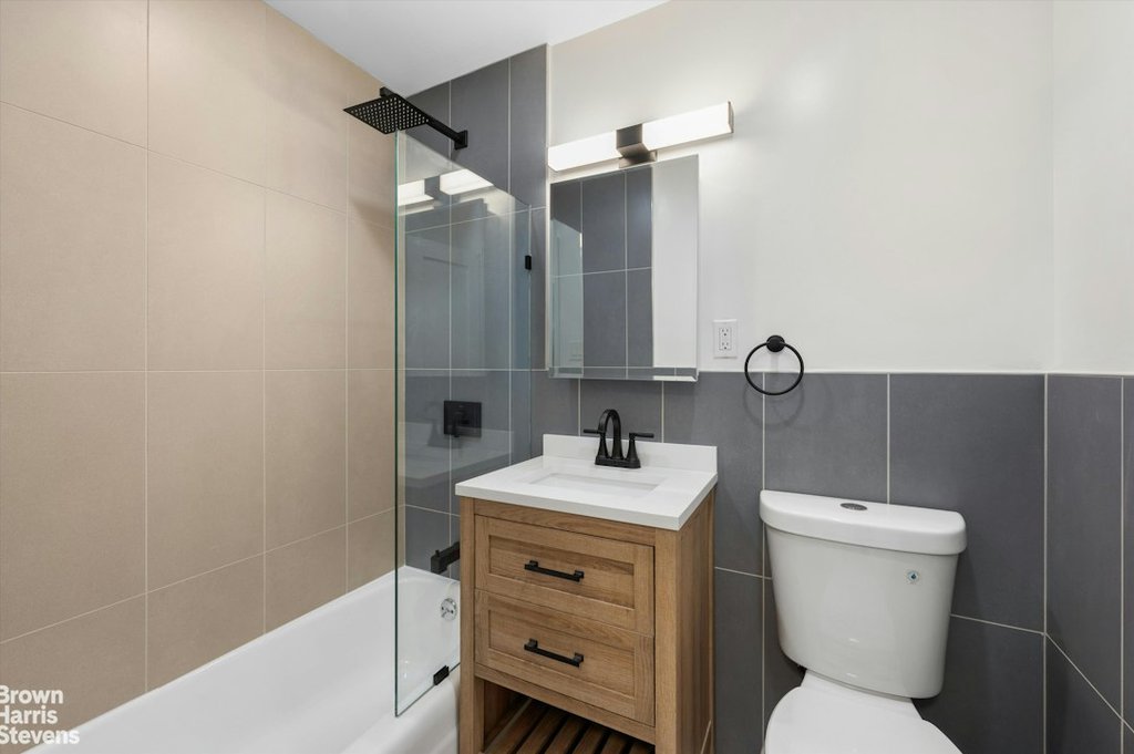 3671 Hudson Manor Terrace, Unit 1A photo 3