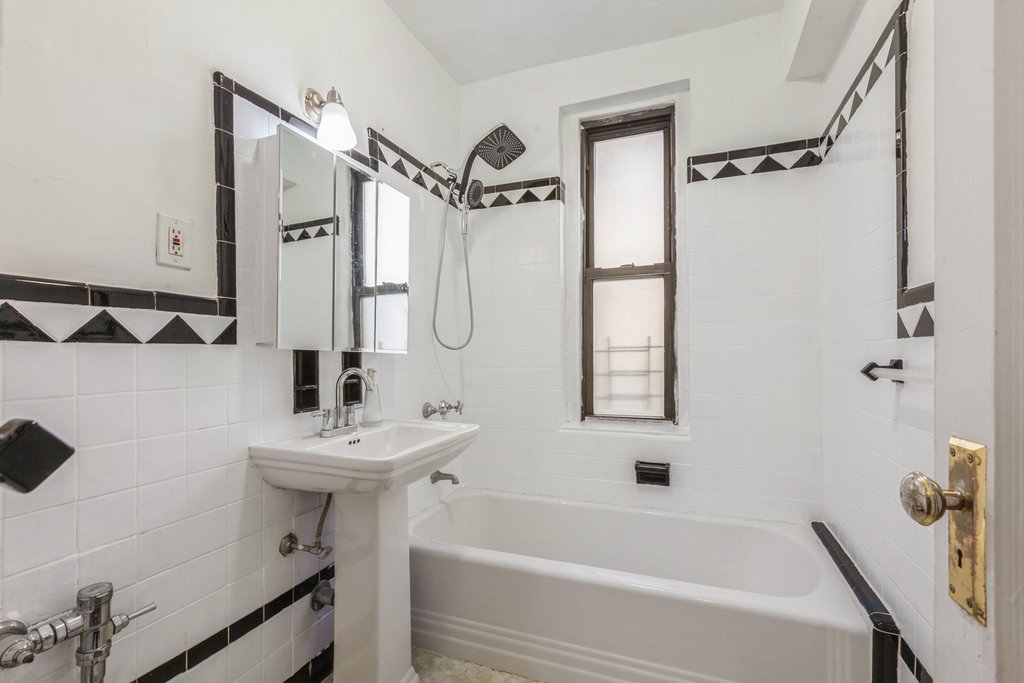 3220 Avenue H, Unit 3C photo 6