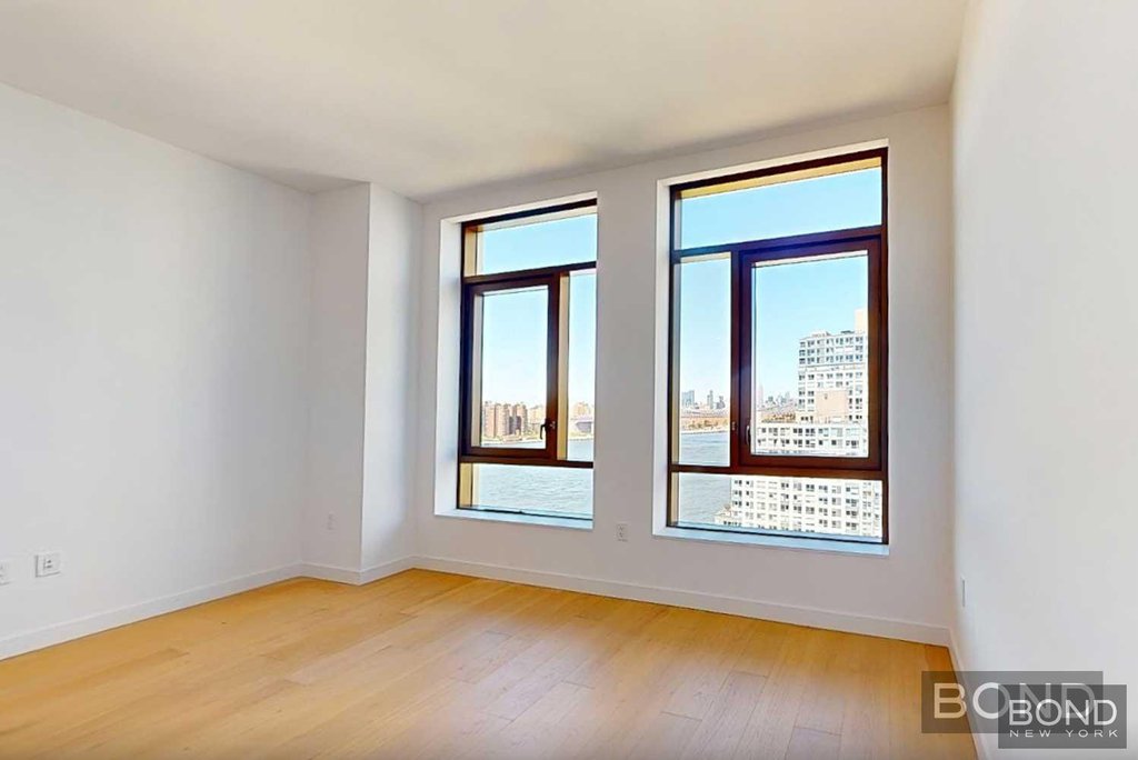 480 Kent Avenue, Unit 16E