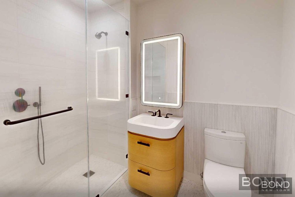 480 Kent Avenue, Unit 16E photo 5