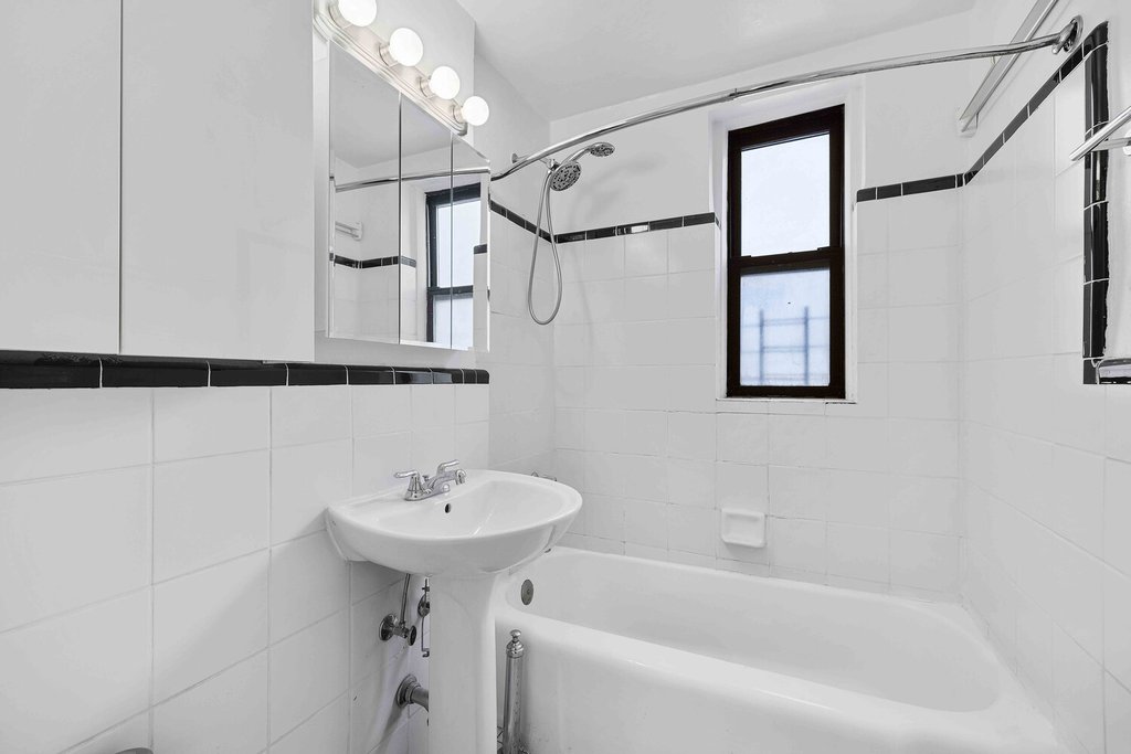 305 West 18th Street, Unit 4A photo 5
