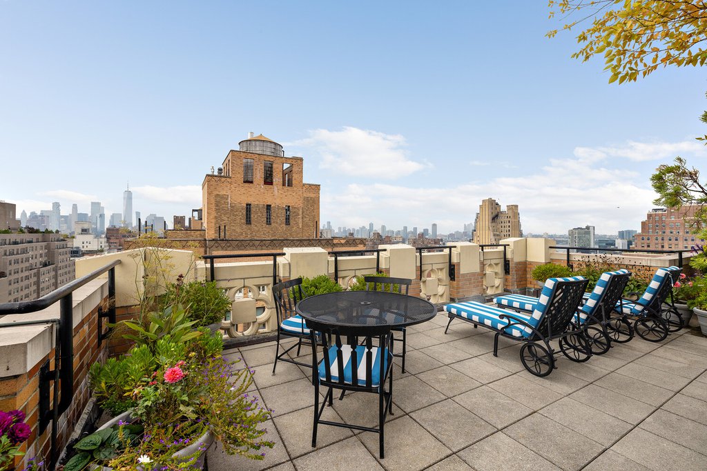 201 West 16th Street, Unit 9B photo 2