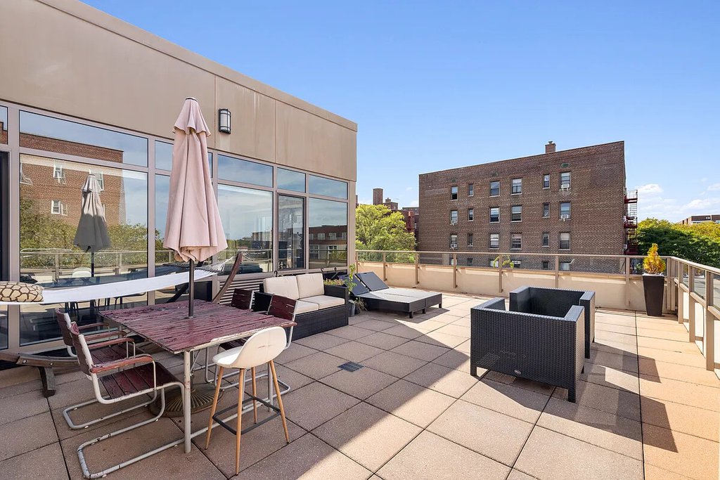 64-05 Yellowstone Boulevard, Unit 509P photo 8
