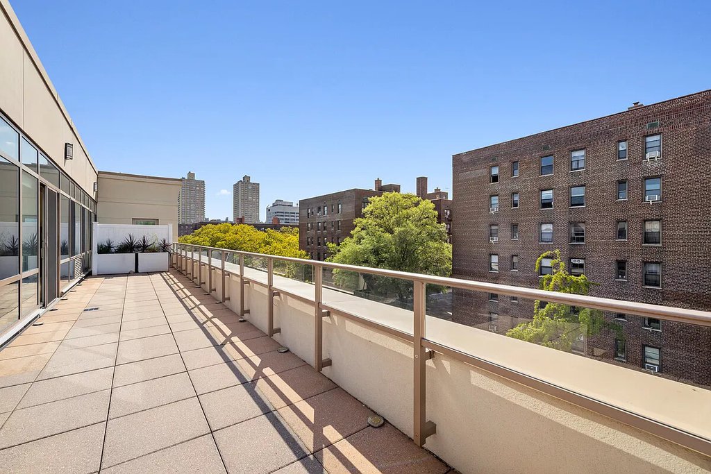 64-05 Yellowstone Boulevard, Unit 509P photo 9