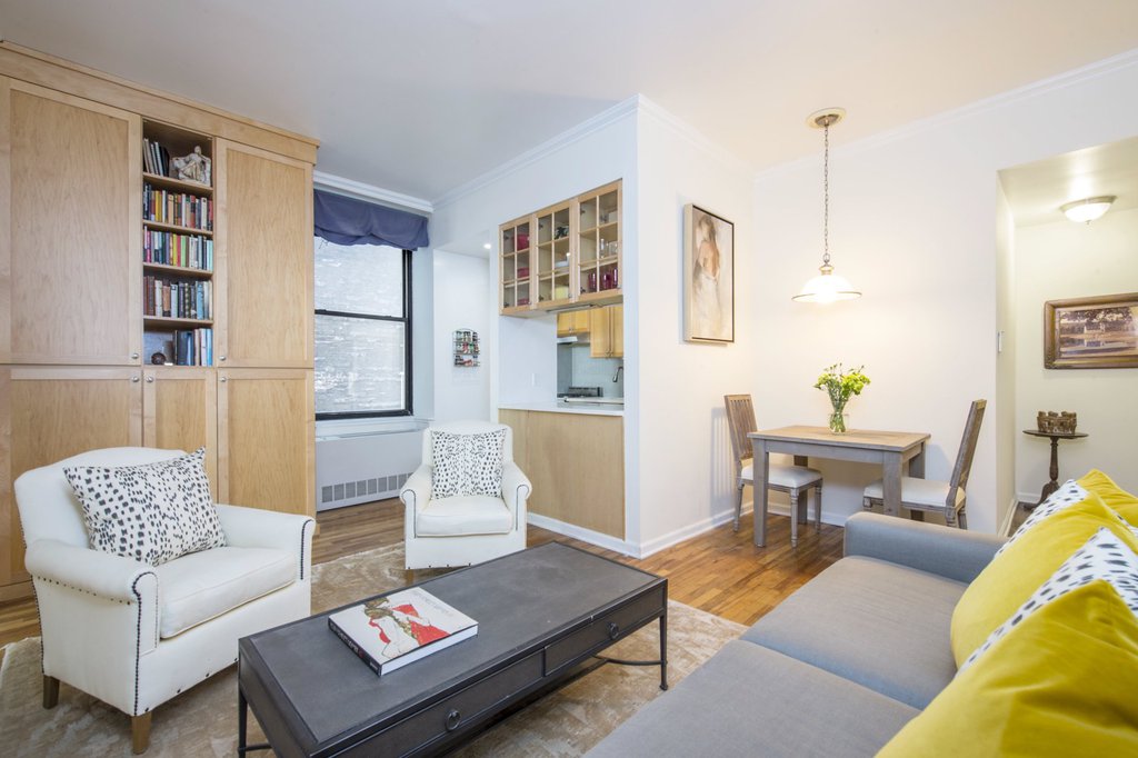 214 Riverside Drive, Unit 114