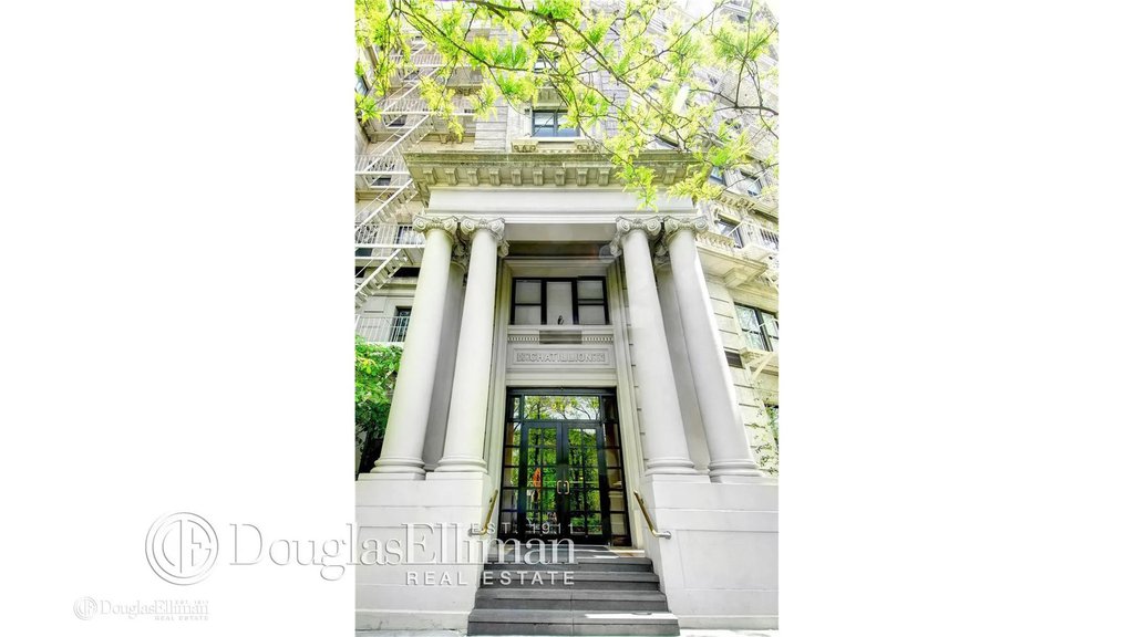 214 Riverside Drive, Unit 114 photo 5