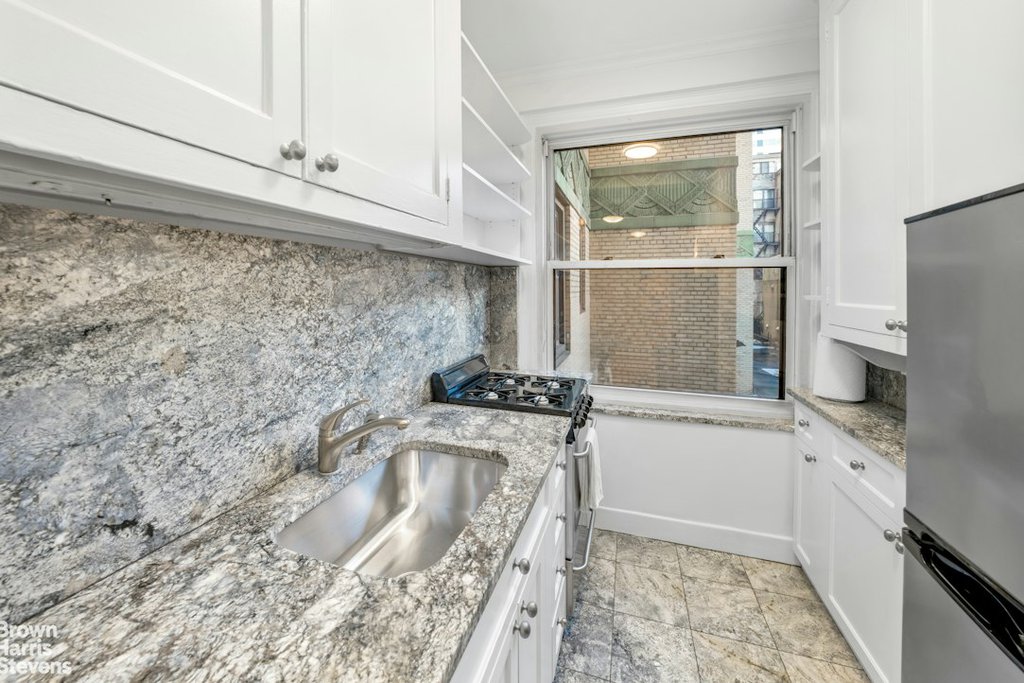 315 East 68th Street, Unit 2P photo 6