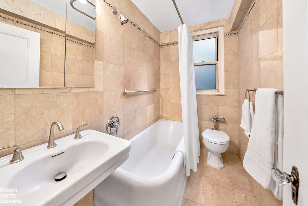 315 East 68th Street, Unit 2P photo 8