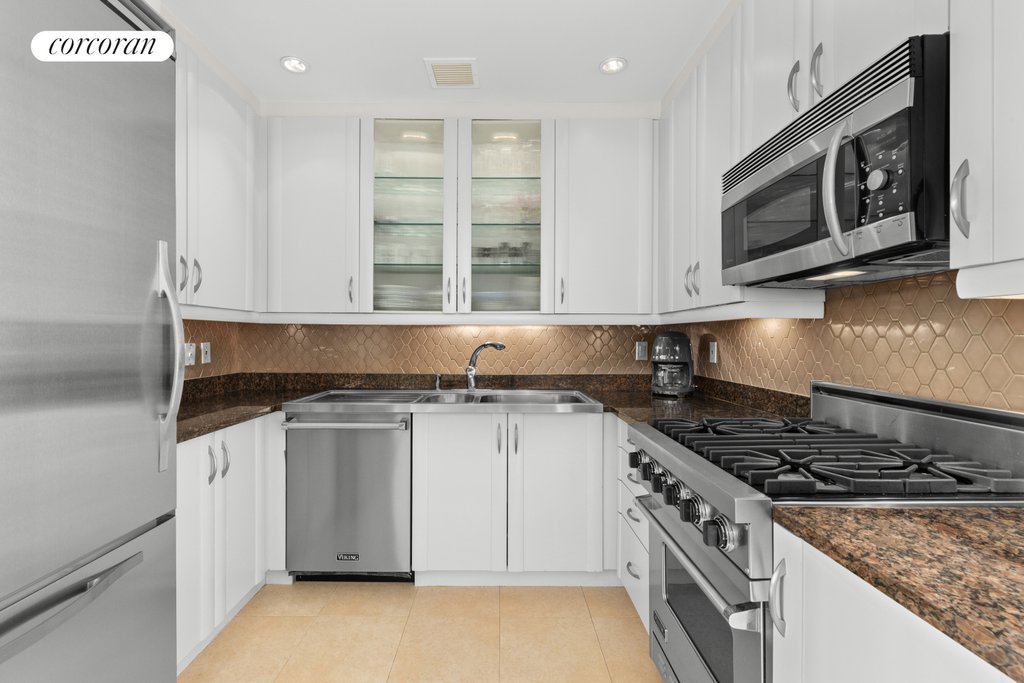 181 East 90th Street, Unit 3B photo 4