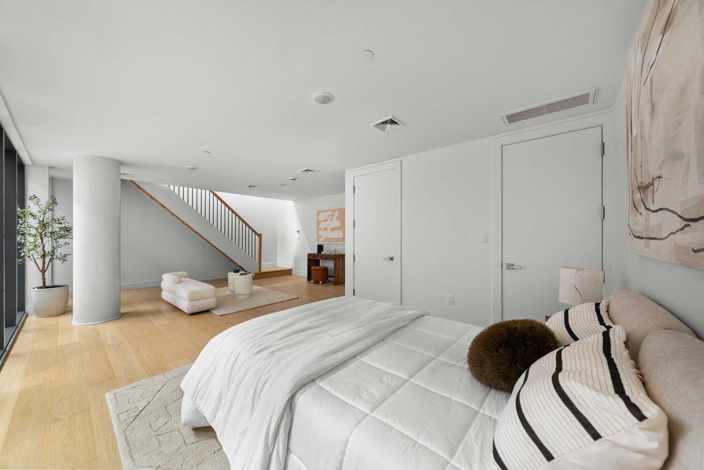 814 Fifth Avenue, Unit MAIS photo 6