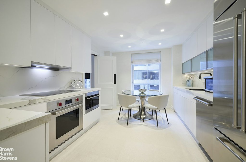 502 Park Avenue, Unit 8D photo 3