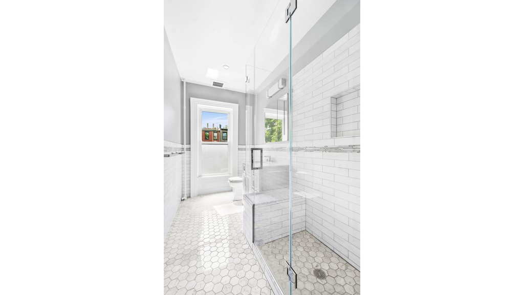 58 Downing Street, Unit 2 photo 6