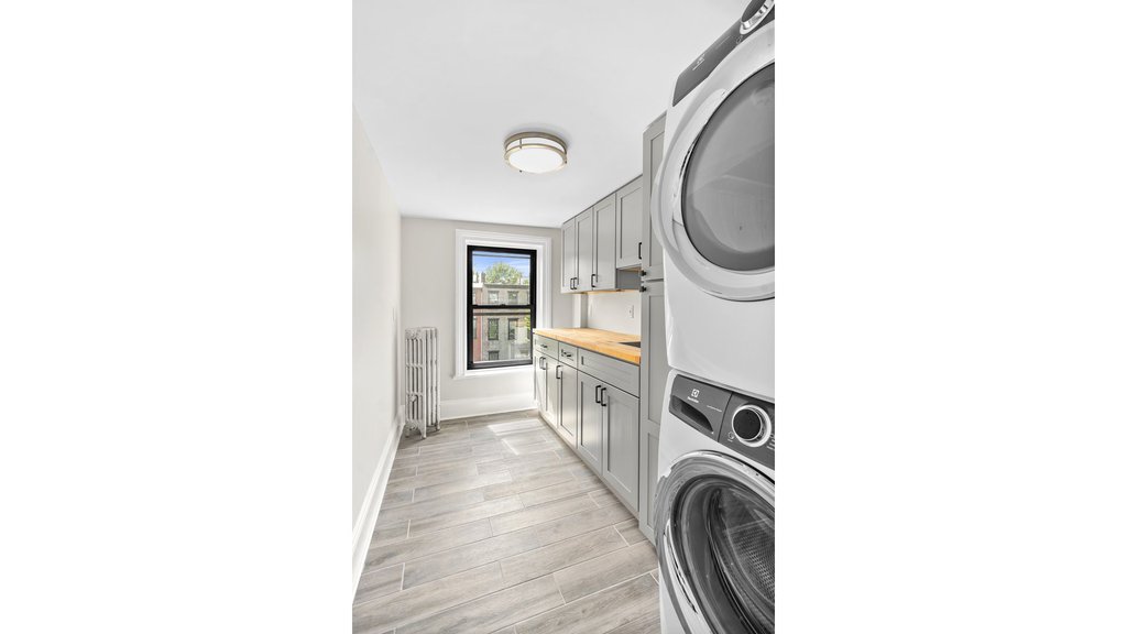 58 Downing Street, Unit 2 photo 8