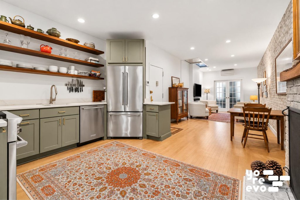 172 East 90th Street, Unit 4E photo 4