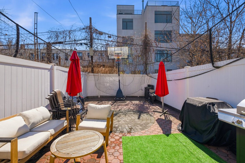 186 Covert Street – For Sale photo 16