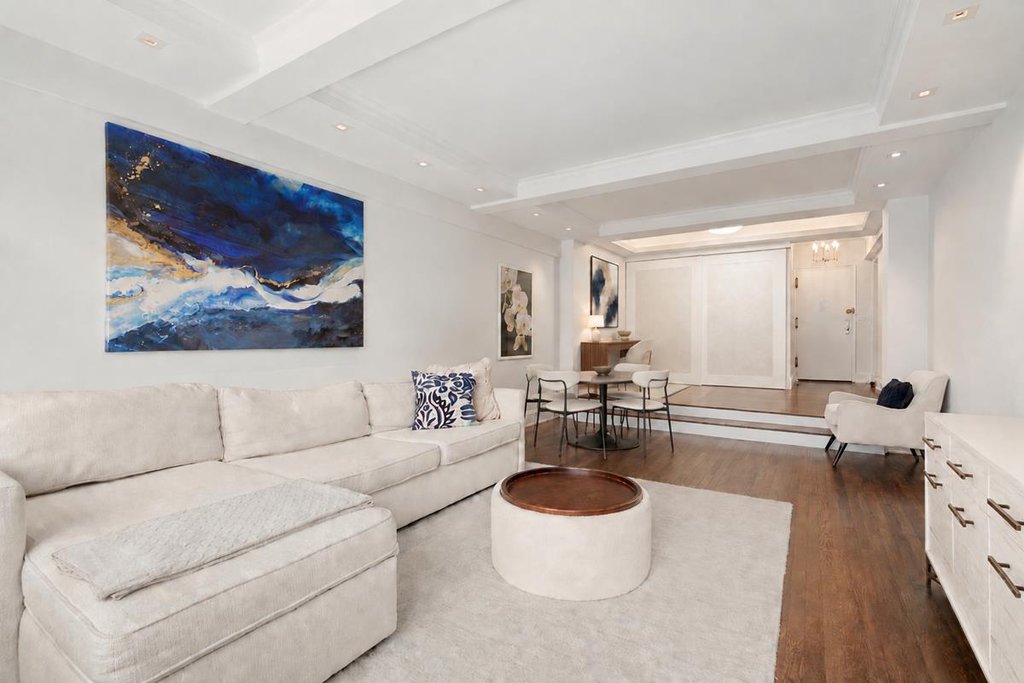 170 East 77th Street, Unit 7C photo 2
