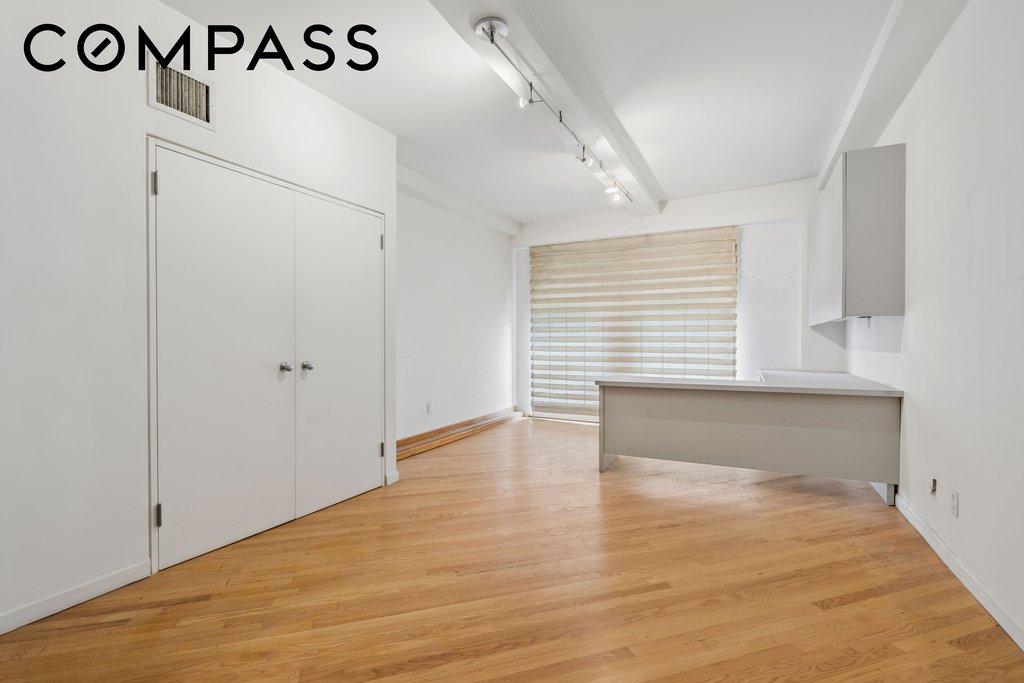 421 Hudson Street, Unit PH805 photo 16