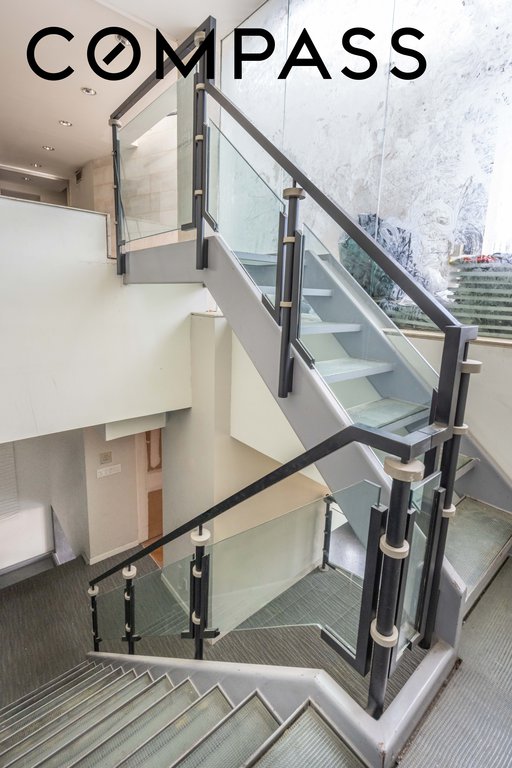 421 Hudson Street, Unit PH805 photo 18