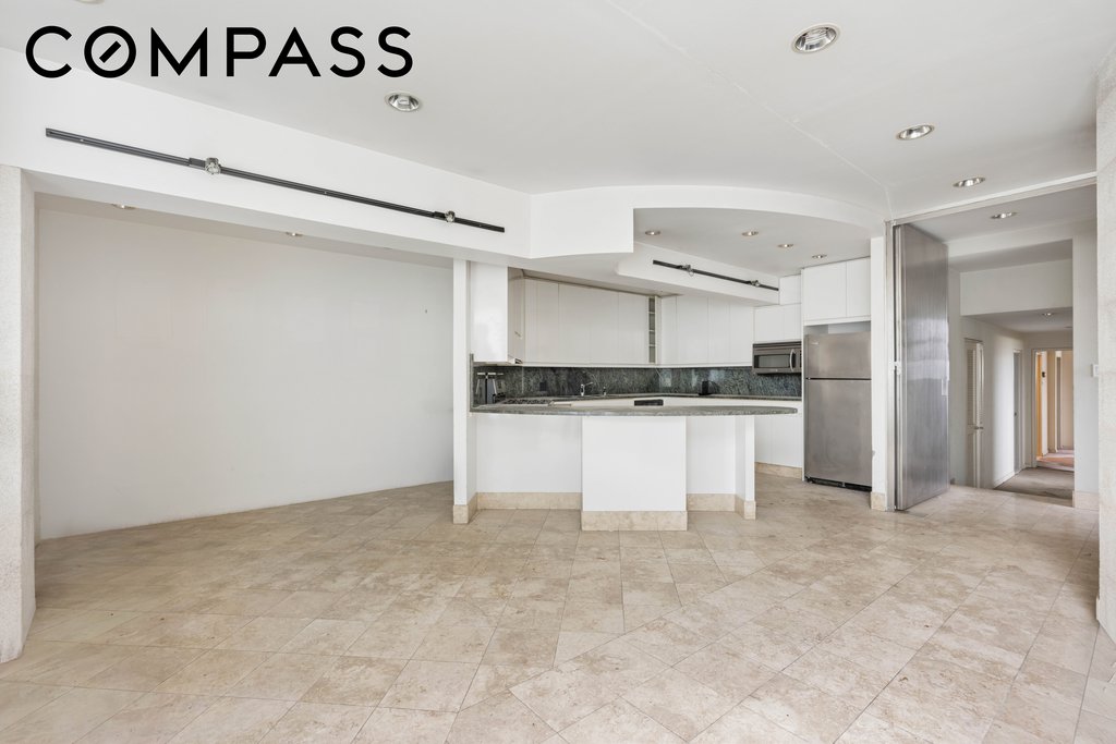 421 Hudson Street, Unit PH805 photo 20