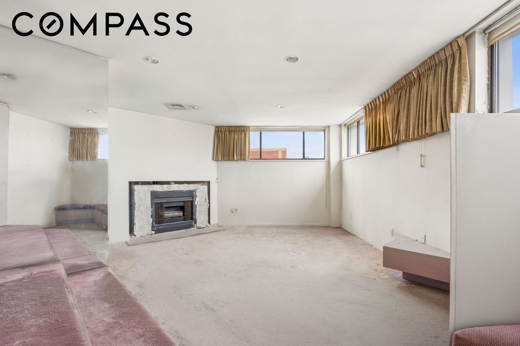 421 Hudson Street, Unit PH805 photo 23