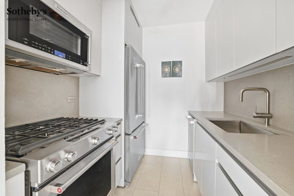 250 East 40th Street, Unit 7B photo 5