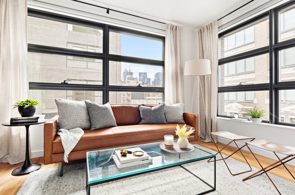 547 West 47th Street, Unit 409 photo 3